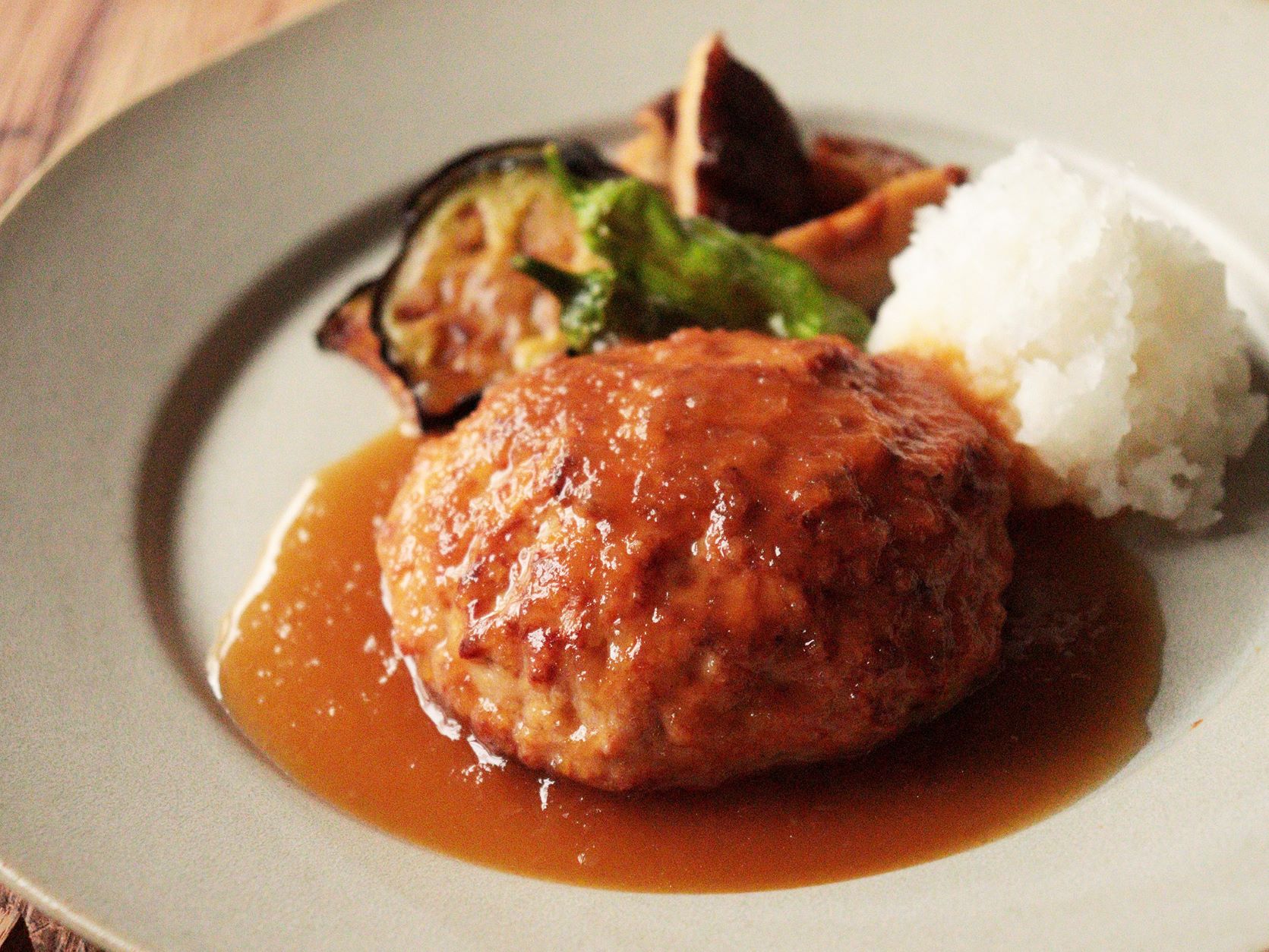 和風ハンバーグ〈1個入り 固形量120g＋ソース30g〉_商品紹介1