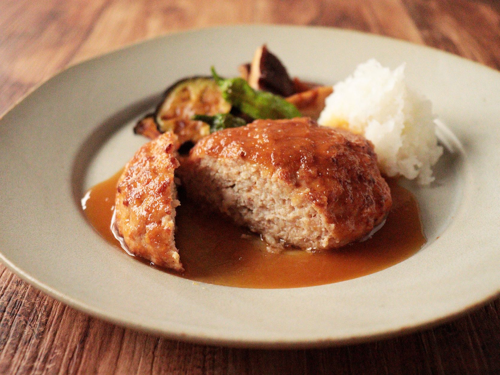 和風ハンバーグ〈1個入り 固形量120g＋ソース30g〉_商品紹介2