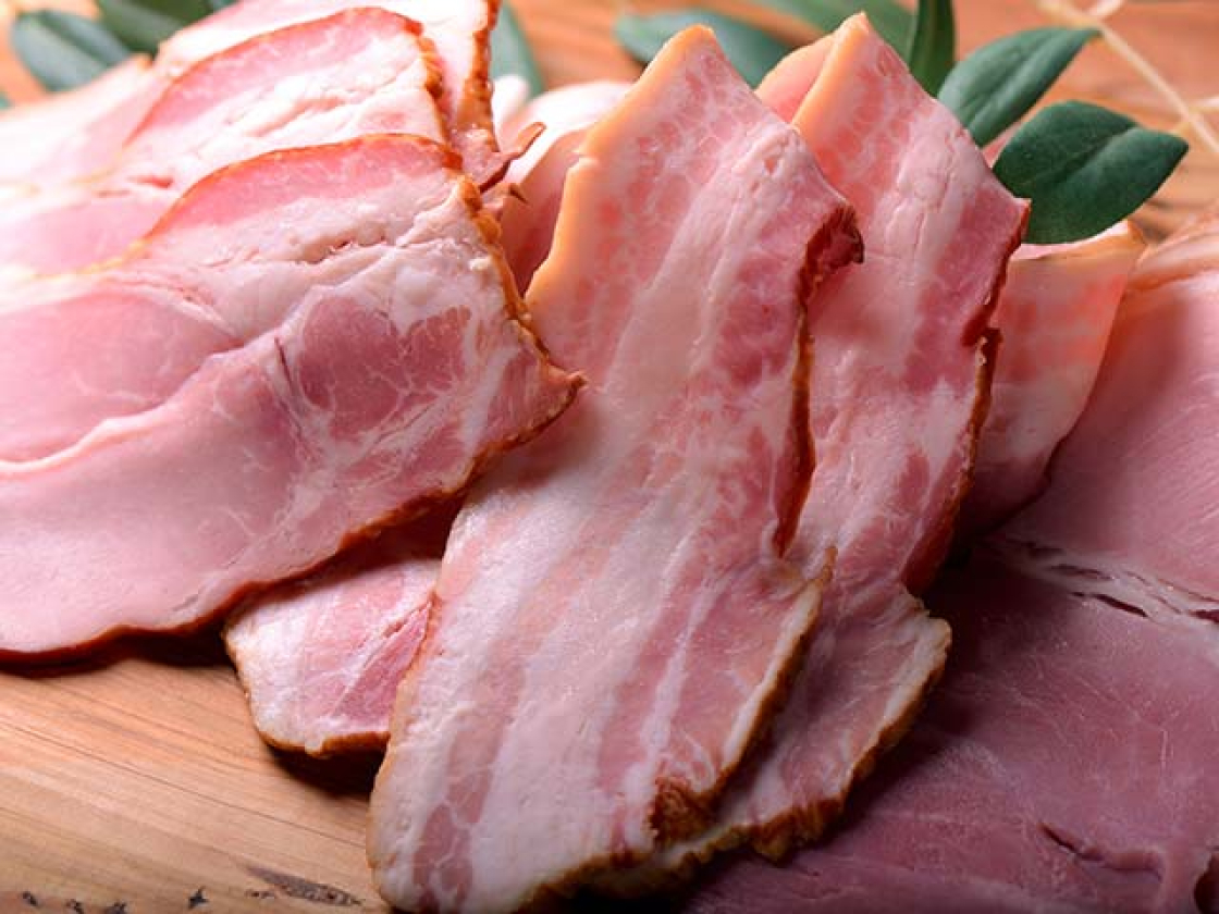 国産大判ベーコン〈スライス 130g〉_商品紹介1