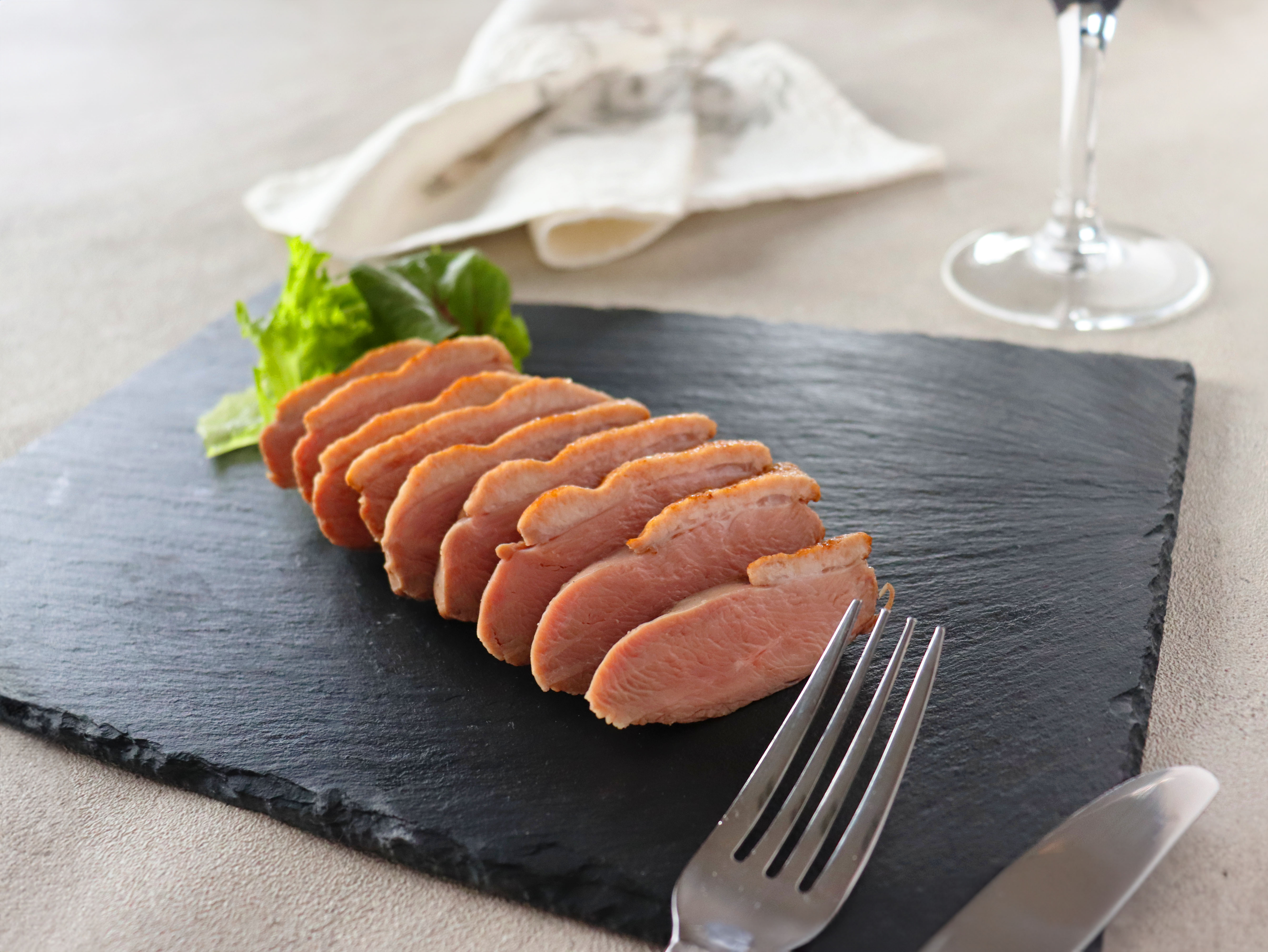 低温調理 合鴨肉のロースト〈ブロック 115ｇ〉_商品紹介1